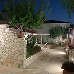 Domenica Apts I